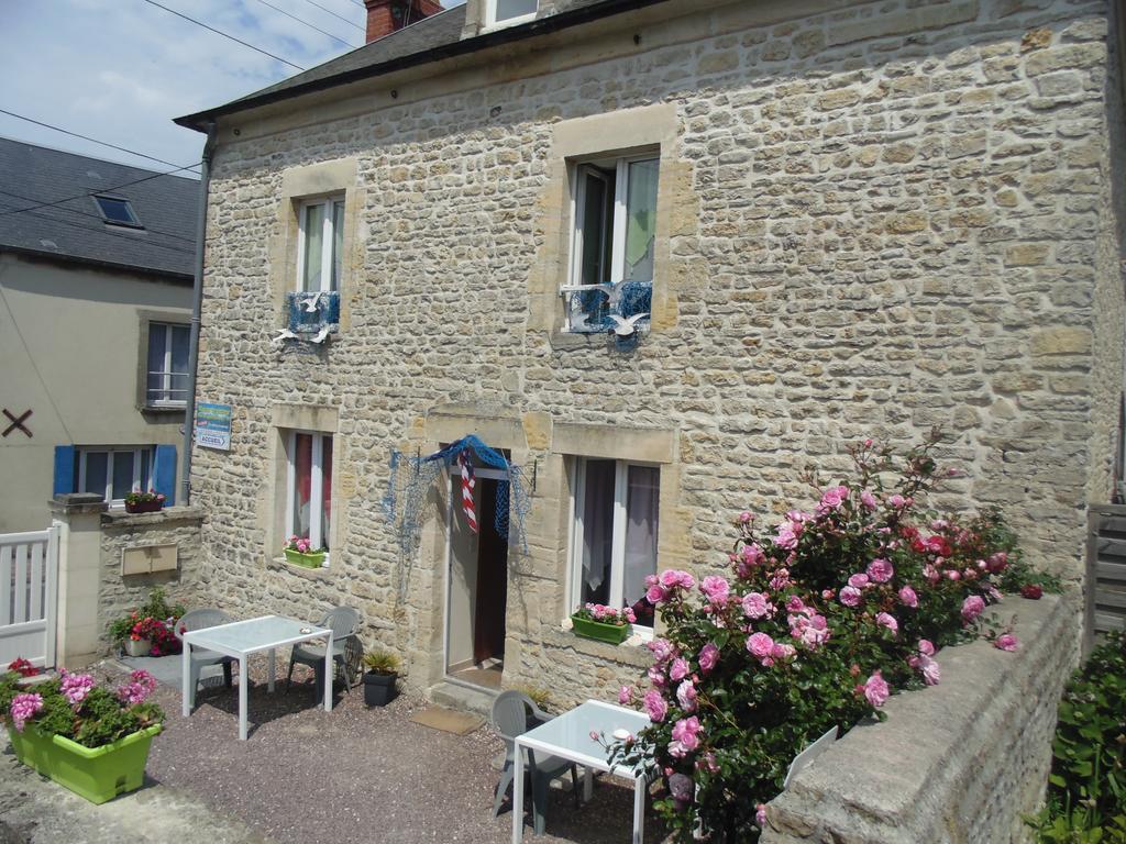 Gites De Mer Port-en-Bessin-Huppain Kamer foto