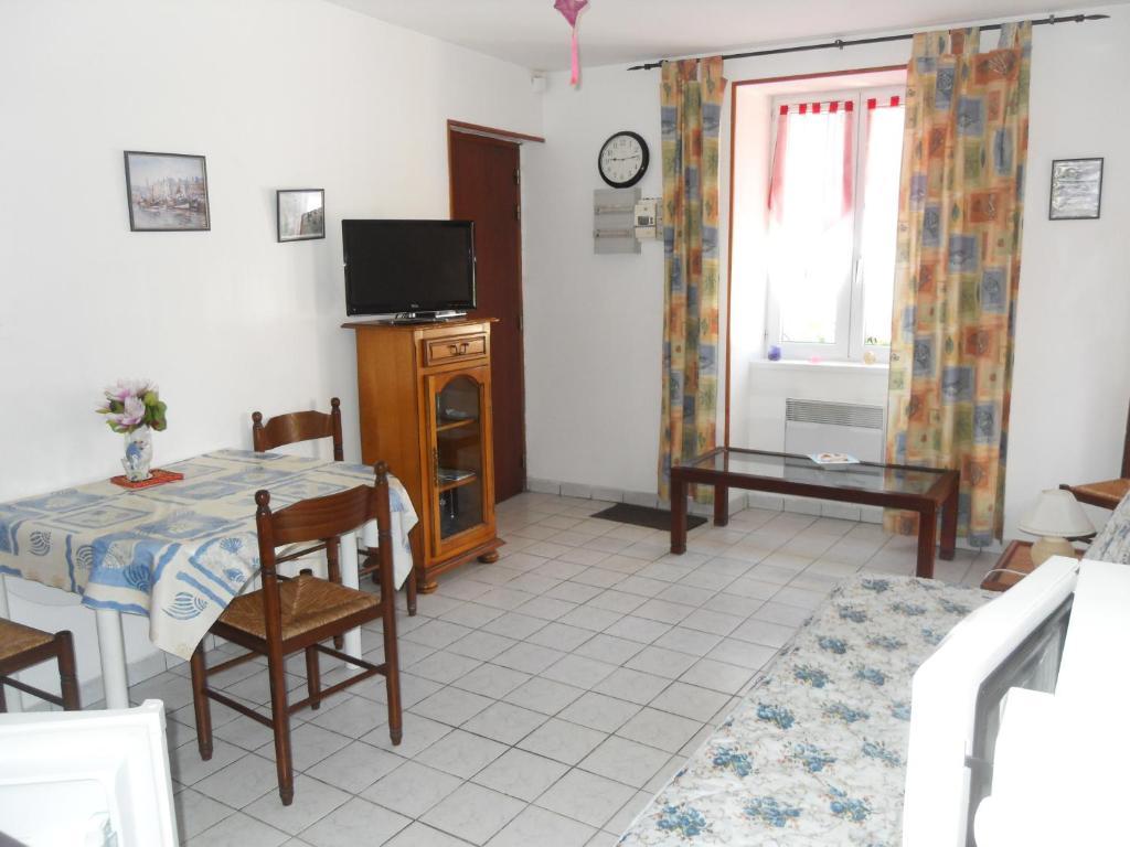 Gites De Mer Port-en-Bessin-Huppain Kamer foto